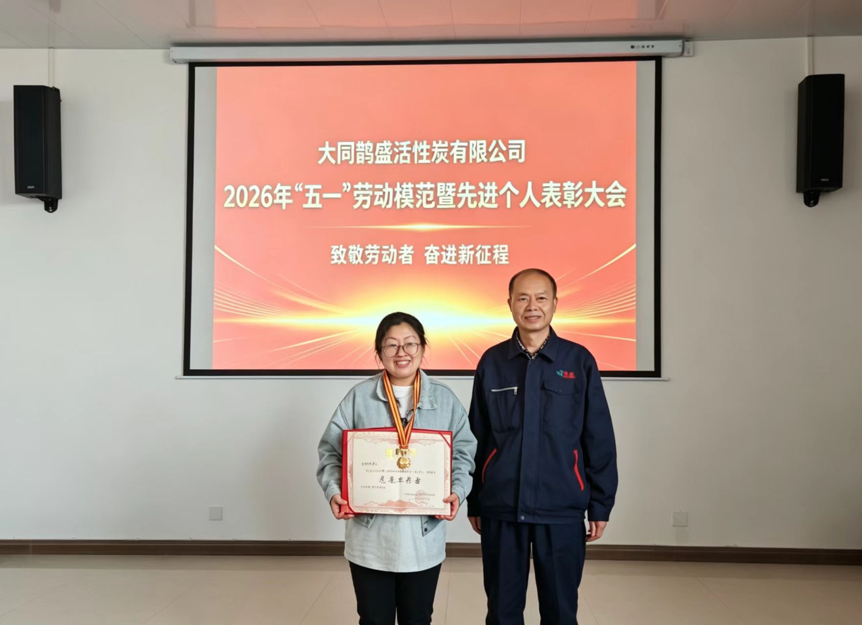 776deaac09bf8ebee347a6a0750a575d.jpg